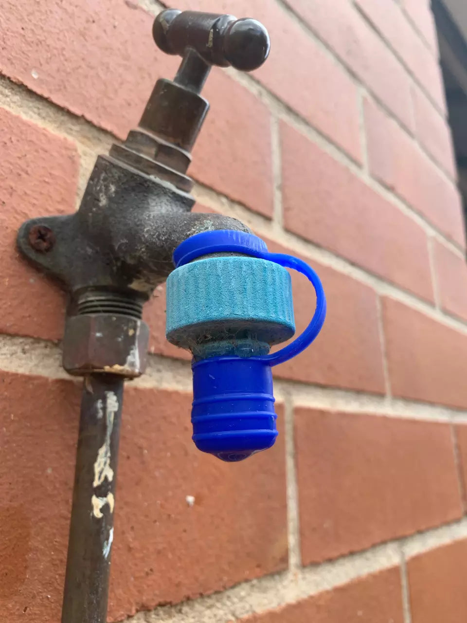 Silcone Bug Caps for Taps & hose joiners, caravans, campers - Red & Blue