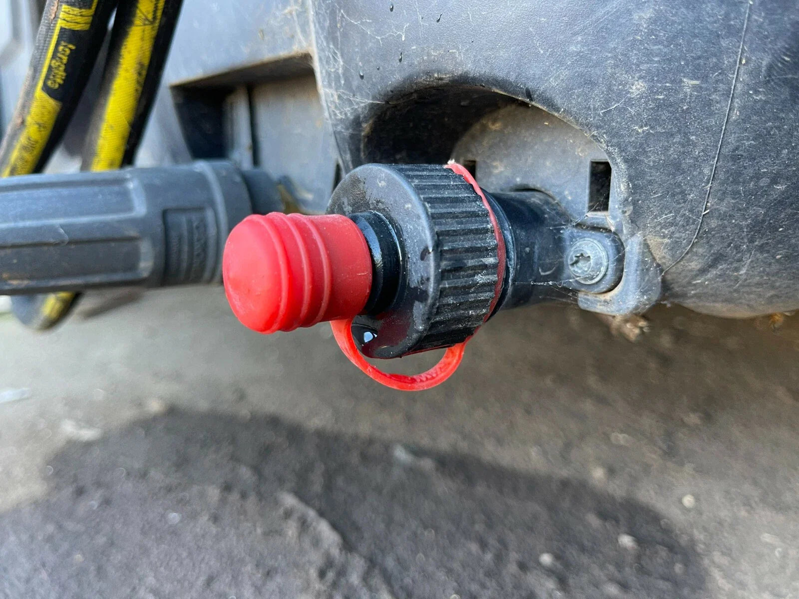 Silcone Bug Caps for Taps & hose joiners, caravans, campers - Red & Blue